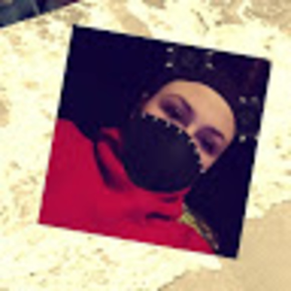 Meet your Posher, Arickaann - Picture 1 of 1